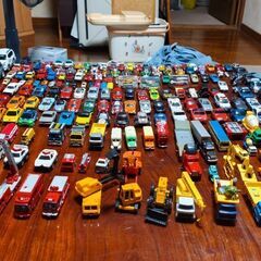 ミニカー約200台　チョロQ　トミカ　フィギュアの画像