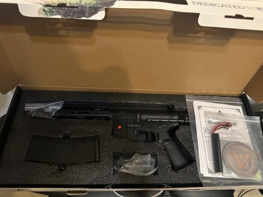 エアガン本体(ARCTURUS AT-NY05)と備品セット