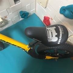 ハマー12インチ自転車の画像