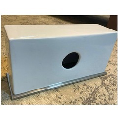 ティッシュケース　陶器　オフホワイトの画像