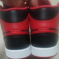 ほぼ新品！デッド！　NIKE　AIRJORDAN1  エアジョーダン1　MID 　黒×赤　大人気　US9.5   27.5の画像