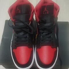 ほぼ新品！デッド！　NIKE　AIRJORDAN1  エアジョーダン1　MID 　黒×赤　大人気　US9.5   27.5の画像