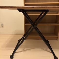 高さ調整可能！伸縮テーブルの画像