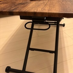 高さ調整可能！伸縮テーブルの画像