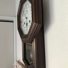 SEIKOの壁掛け時計の画像