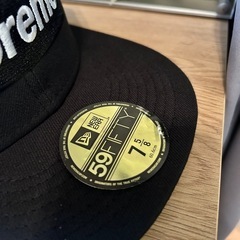 ニューエラ　supreme 75/8の画像