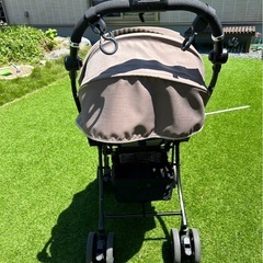 combiベビーカーの画像