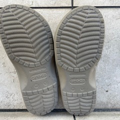 クロックス　サンダルの画像