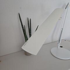 LEDデスクスタンド照明　ホワイトの画像
