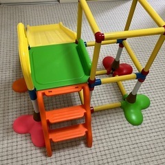 すべり台　ジャングルジムの画像