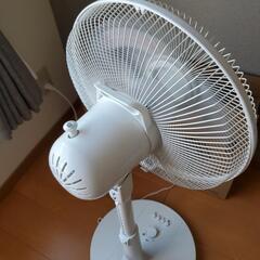 リビング扇風機　メガ式　30㎝　ホワイトの画像