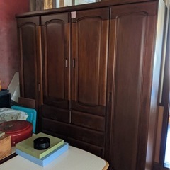 優先者います。あげます‼️大型家具クローゼット•食器棚の画像