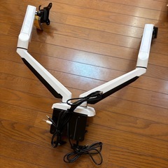 SHOPPINGALL モニターアーム ホワイト　USBポート付きの画像