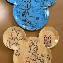 Disney ミッキーマウス型のお皿4枚セットの画像