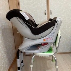 AILEBEBE エールベベ チャイルドシートの画像