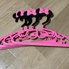 ミニーちゃんハンガーの画像