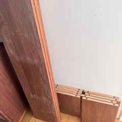 本棚と使用感ある無印3×3のラックの画像
