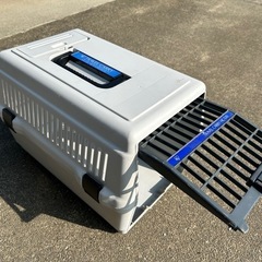 無料、猫小型犬用のキャリーの画像