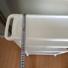 隙間収納　ラックの画像