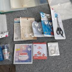 ダイソーグッズ、試供品、文房具セット（未使用もあり）の画像