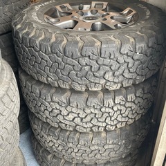ハイエース用タイヤ➕ホイールの画像