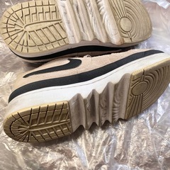 Nike 25.5センチ　ピンクベージュ　薄ピンク　スニーカーの画像