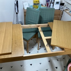 IKEA ダイニングテーブルの画像