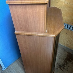 木製キャビネット ガラス扉付き 3段の画像