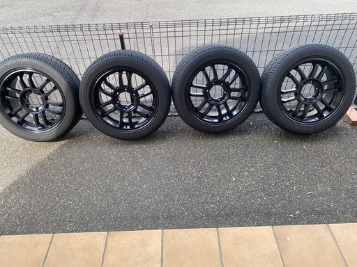 値下げしました　200系ハイエース18インチ225\50R18C 4本セットタイヤ溝有