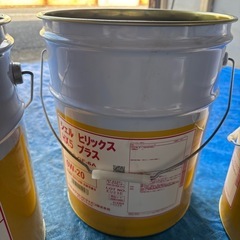 空のペール缶 シェル 1つ300円の画像
