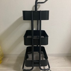 三段ラックの画像