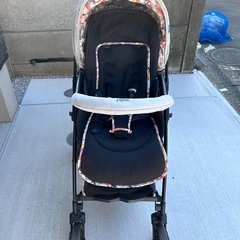 【Runfee RB0】ディズニーデザイン ミッキー＆プルート Pigeon ベビーカーの画像
