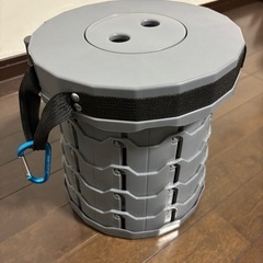 折りたたみ椅子
の画像