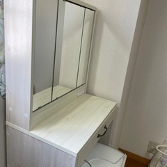 ドレッサー　収納ありの画像