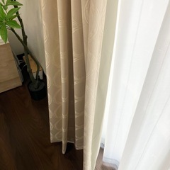 【10/3以降お渡し】カーテン　ニトリ　遮光一級カーテンとレースカーテンのセット　2セットありの画像