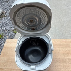 シャープ3合炊きマイコン炊飯ジャーの画像