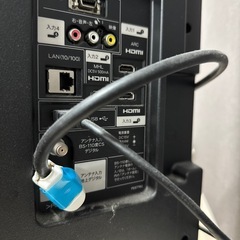 テレビ40インチ&外付けハードディスクの画像