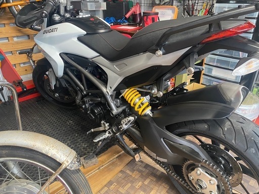 決まりました　
ドゥカティ　ハイパーストラーダ821