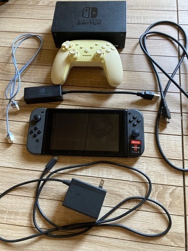 Nintendo Switch  本体　完品　ソフト一点 周辺機器4点セット