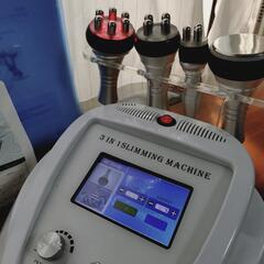 業務用エステ機器 (ラジオ波＆キャビテーション）の画像