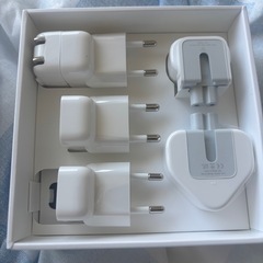 Appleワールドトラベルアダプタキットの画像