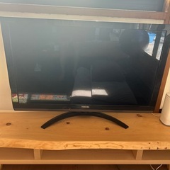 【引き取り歓迎】手作りテレビ台&37型テレビの画像