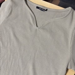 シャツとドレスの画像