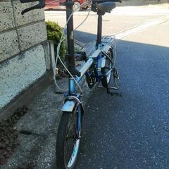 折りたたみ自転車16インチの画像