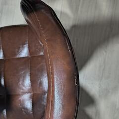 カウンターテーブルの椅子の画像