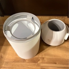 　メッセージありがとうございました。決まりました👏ピジョン　オムツ用ゴミ箱　おむつ処理ポット ホワイトの画像