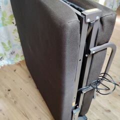 電動リクライニング 折りたたみベッドの画像