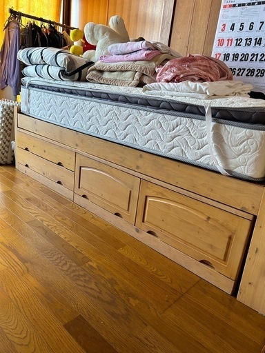 シングルベッド大容量引き出し付き