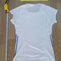 adidas バドミントン用半袖シャツ ホワイト/ブルーの画像