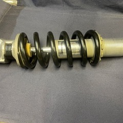 カワサキzz-r1100D型リヤショックの画像